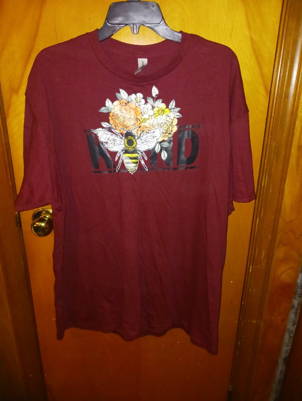 Gildan Maroon Bee & Floral Graphic Tee, Size XL